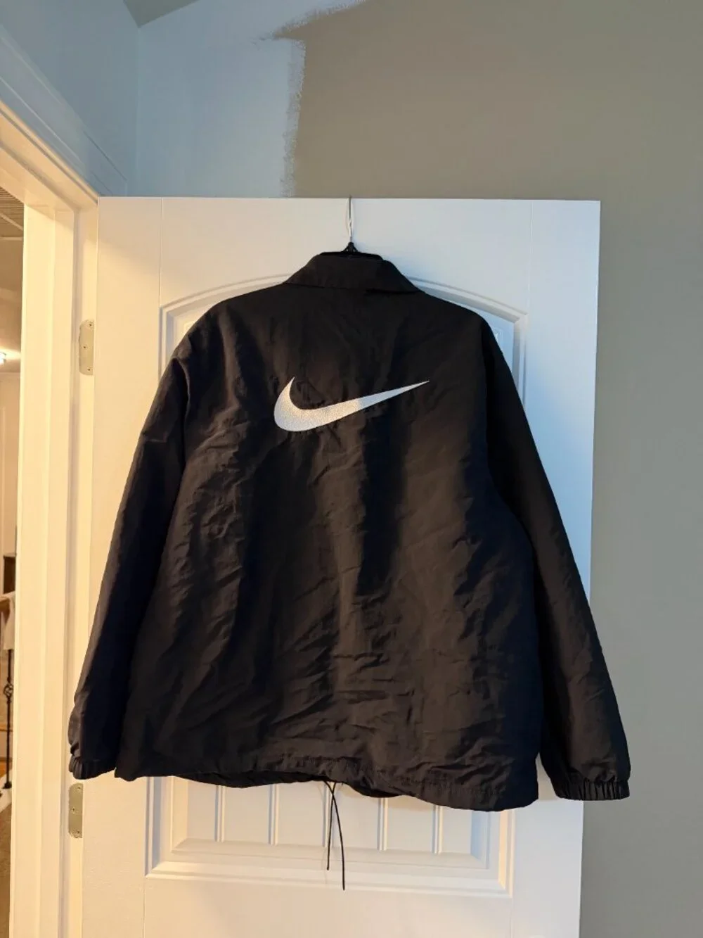 Nike Oversized UV Woven Coaches' Jacket (Black) Women's Large